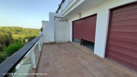 APARTAMENTO UBICADO EN URB PRIVADA CON PISCINA Y ZONAS DEPORTIVAS - MALAGA