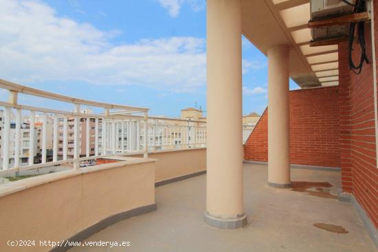 Atico con gran Terraza en la Playa del Cura - ALICANTE