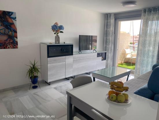 APARTAMENTO DE 2 DORMITORIOS CON VISTAS AL PUERTO - ALMERIA