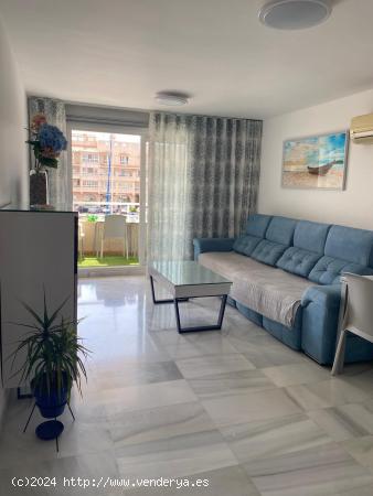 APARTAMENTO DE 2 DORMITORIOS CON VISTAS AL PUERTO - ALMERIA