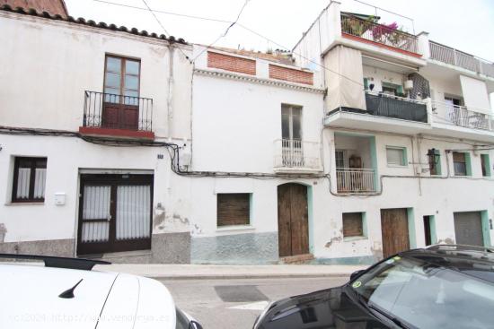 Casa adosada para reformar en Santa Maria de Villalba - BARCELONA