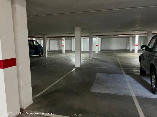 LOTE DE 32 PLAZAS DE PARKING EN LA ROSALEDA- EDIFICIO LA VEGA - LEON