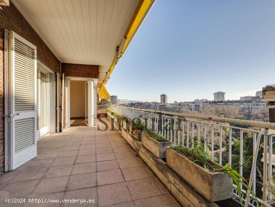 Impresionante planta 7 con vistas al Turó Parc - BARCELONA