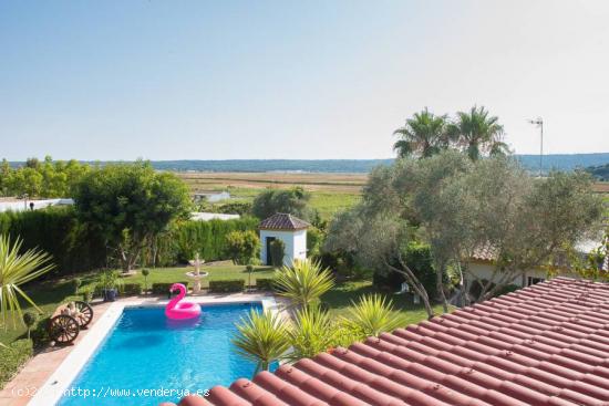 ESTUPENDA Y LUJOSA CASA CON PISCINA - CADIZ