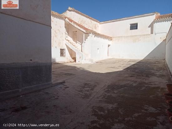 EXCELENTE FINCA RUSTICA AGRICOLA A UN PASO DE ALBACETE - ALBACETE