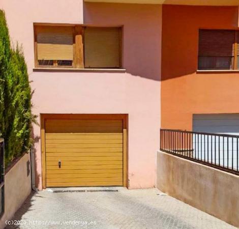 Magnífica vivienda adosada situada en la calle Obispo Montero de Churriana de la Vega - GRANADA