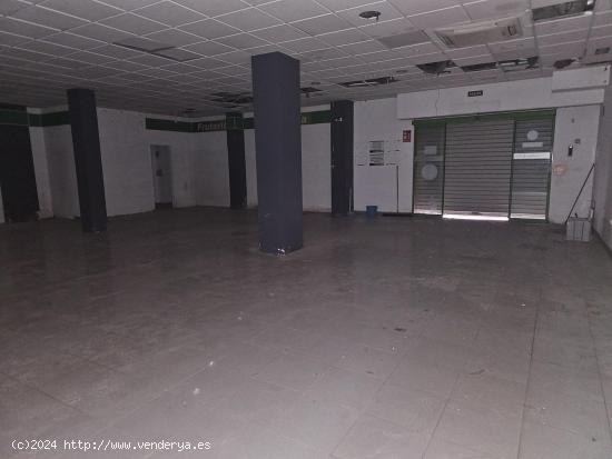  Local comercial junto al  Corte Ingles - CADIZ 