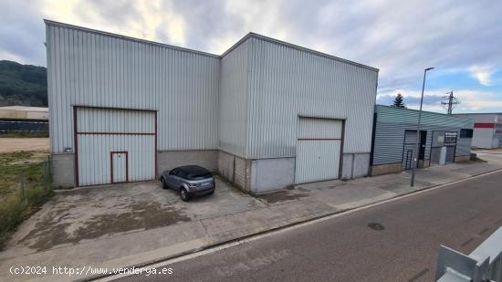 SANT CELONI ( MOLI DE LES PLANES) NAVE INDUSTRIAL  EN VENTA - BARCELONA