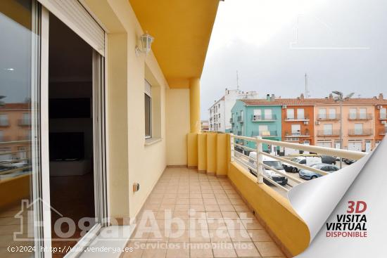 ADOSADO SEMINUEVO CON GARAJE, BALCÓN Y TERRAZA - VALENCIA