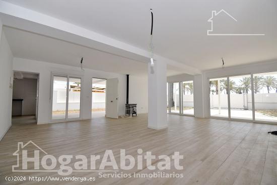 VILLA DE LUJO A ESTRENAR CON PISCINA, TERRAZA Y ZONA DE APARCAMIENTO - CASTELLON