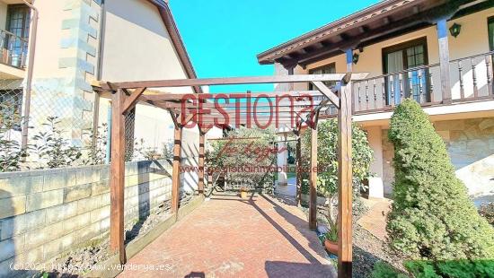 CHALET ADOSADO JUNTO AL RIO Y LA MONTAÑA. LIERGANES. - CANTABRIA