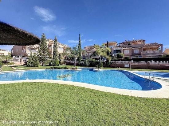 Precioso bungalow en Residencial privada en Playa Flamenca. - ALICANTE