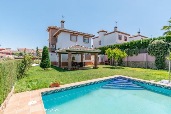 Precioso chalet en Otura en urbanización Viña del Rey - GRANADA