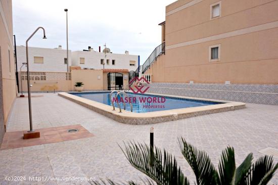 ¡Apartamento con gran terraza y piscina comunitaria! - MURCIA