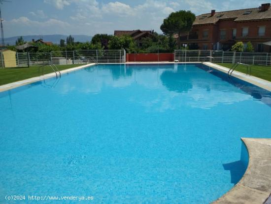 Chalet en venta en Navarrete (La Rioja) jardín, chimenea, piscina y garaje! - LA RIOJA