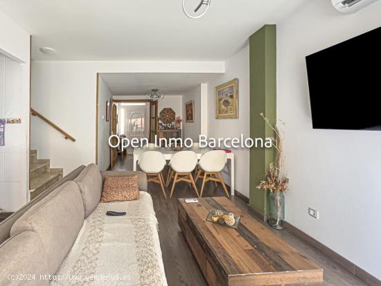 Bonito casa adosada con piscina junto Tenis de Vilanova y la Geltrú - BARCELONA