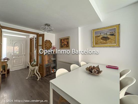 Bonito casa adosada con piscina junto Tenis de Vilanova y la Geltrú - BARCELONA