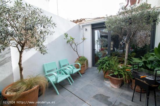 Magnífica casa de pueblo en el casco antiguo - MALAGA