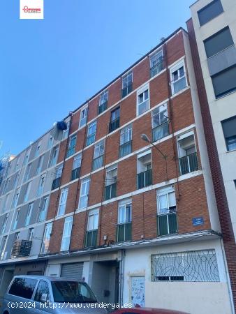  Se vende en C/ Polvorín de las Rebolledas. Piso de tres dormit, ascensor cota cero, reformado - BUR 