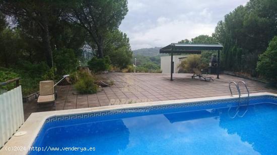 LAS JARAS JUNTO AL LAGO - PRECIOSO CHALET con Apartamento aparte y PISCINA. - CORDOBA