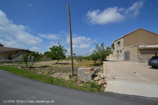 Casa con gran terreno en Deltebre - TARRAGONA