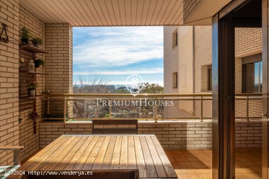 Piso con vistas al mar y terraza en venta en la zona residencial de Molí de Vent - BARCELONA