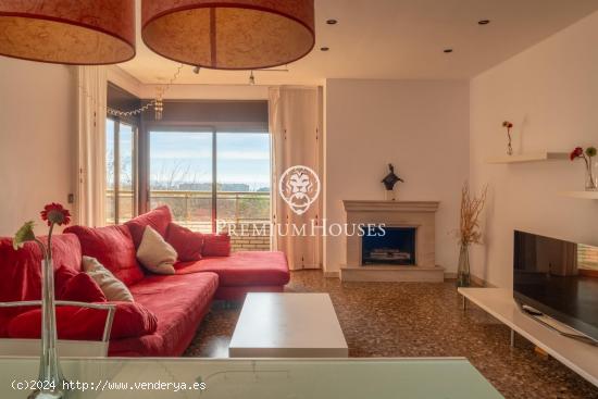 Piso con vistas al mar y terraza en venta en la zona residencial de Molí de Vent - BARCELONA