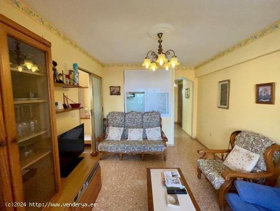 Apartamento de esquina en playa levante - Av. Europa parking y piscina  www.inmobiliarialesdunes.com