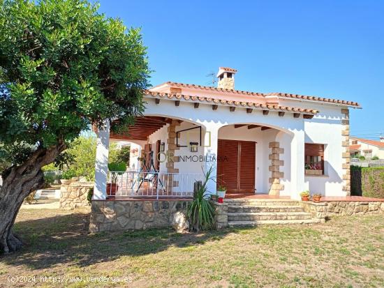 Casa independiente de 3 habitaciones con jardin, piscina, garaje en Llorenç del Penedès - TARRAGON