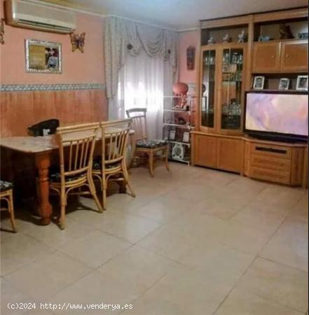 CASA INDEPENDIENTE  EN BARRIO SAN PEDRO CON PATIO Y TERRAZA - ALBACETE