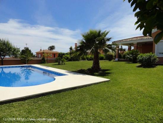 Magnífica Villa a 300 metros del mar en Estepona - MALAGA