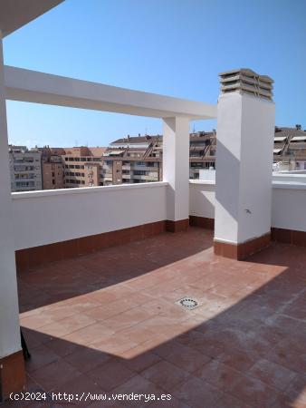 Espléndido Ático en El Campello con Amplia Terraza y Vistas al Mar - ALICANTE