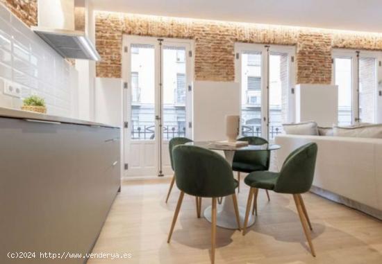 Elegante apartamento de 1 dormitorio con balcón en alquiler en La Latina - MADRID