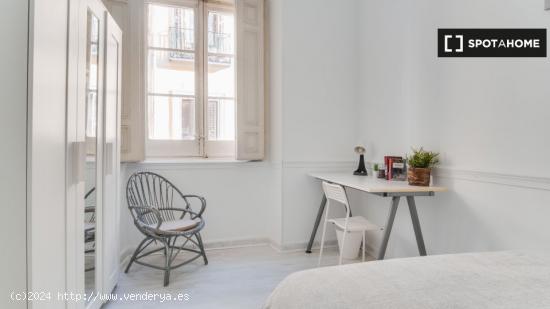 ¡Habitaciones en alquiler en un apartamento de 5 habitaciones en Madrid! - MADRID