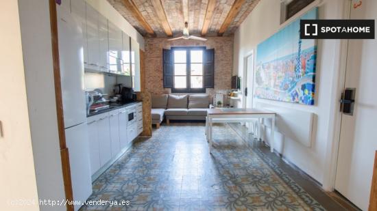 Alquiler de habitaciones en piso de 4 dormitorios en Barrio Gótico - BARCELONA