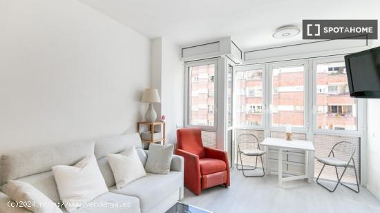 Cómodo apartamento amueblado en Eixample - BARCELONA