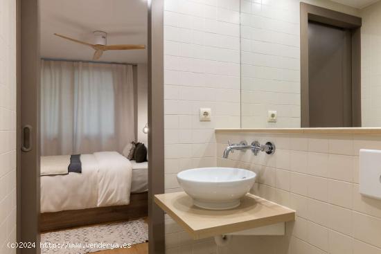  Apartamento entero de 1 dormitorio en Barcelona - BARCELONA 