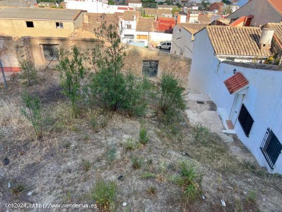 OPORTUNIDAD PARA TENER TU CASA CON PISCINA EN EL CENTRO DE LA POBLACIÓN! - VALENCIA