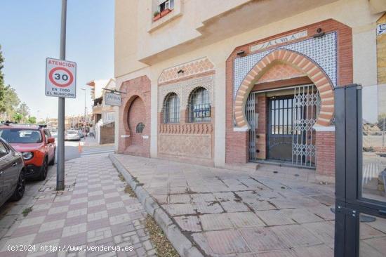  Restaurante totalmente instalado con licencia - GRANADA 