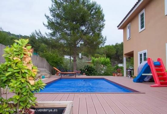 BONITA CASA A CUATRO VIENTOS CON JARDIN Y PISCINA - BARCELONA