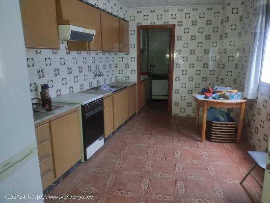 CASA AMPLIA PARA REFORMAR EN ZONA SAN ROQUE - ALBACETE