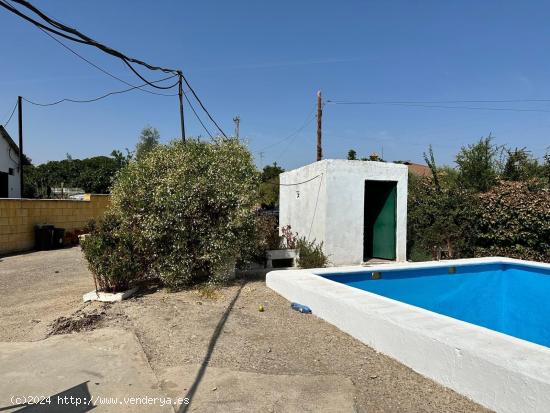 PARCELA CON CASA Y PISCINA CERCA DE CÓRDOBA - CORDOBA