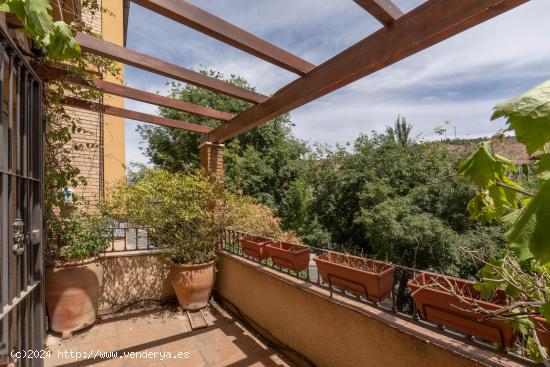 Fantástica vivienda unifamiliar en Bola de Oro con ascensor - GRANADA