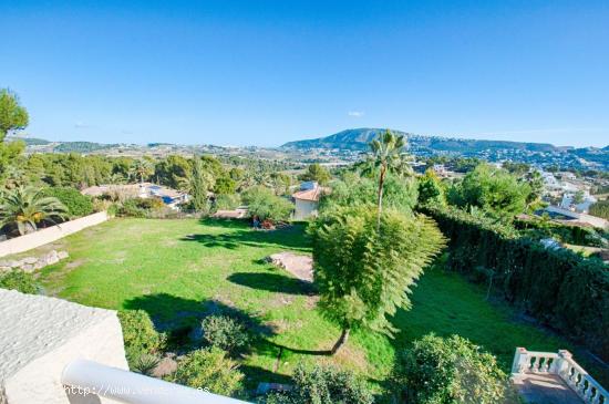 Villa tradicional con vistas a la montaña y al valle - ALICANTE