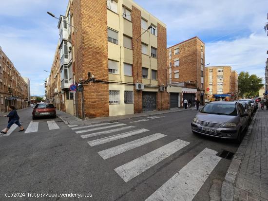 LOCAL COMERCIAL EN VENTA EN SABADELL , BUENA OPORTUNIDAD DE INVERSIÓN CON ALTA RENTABILIDAD - BARCE