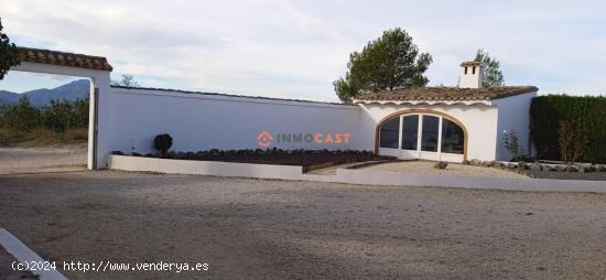 Chalet en venta en Llutxent - VALENCIA