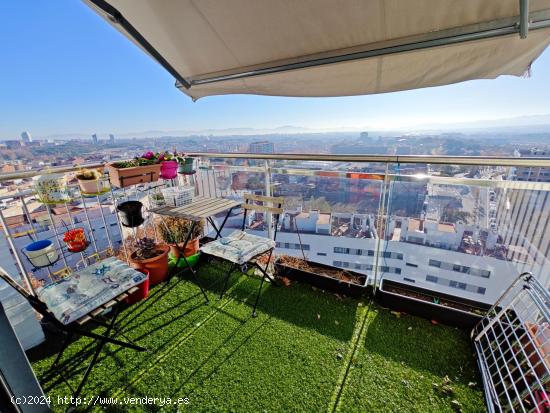 LUMINOSO ATICO DE 1 HABITACIÓN CON PISCINAS COMUNITARIAS - BARCELONA