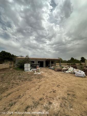 TERRENO AGRÍCOLA CON CASA DE CAMPO PARA REFORMAR EN ARENAL, CERCA DE PALMA - BALEARES