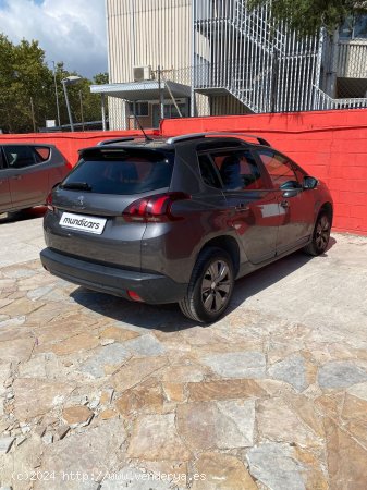 Peugeot 2008 Style 1.2L PureTech 60KW (82CV) - Sabadell