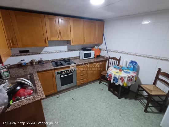 VENTA DE CASA EN ASPE, BARRIO LA PROSPERIDAD - ALICANTE